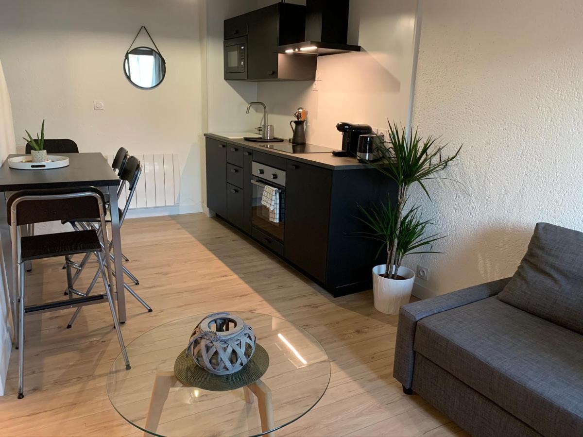 Logement Renove Et Moderne Au Sacre Coeur Шоле Екстериор снимка